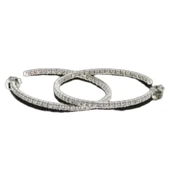 Boucles d'oreilles en or blanc, diamants naturels