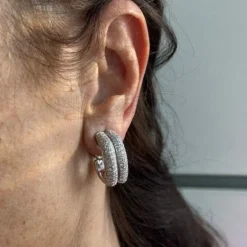 Boucles d'oreilles en or blanc avec diamants