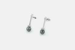 Boucles d'oreilles en or blanc avec perles