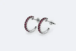 Boucles d'oreilles en or blanc avec rubis