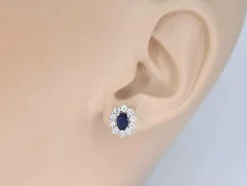 Boucles d'oreilles en or blanc avec diamants et saphir