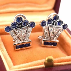 Boucles d'oreilles en or blanc avec diamants et saphirs