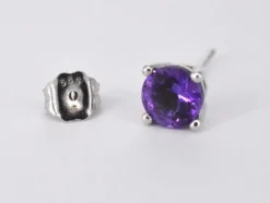 Boucles d'oreilles en or blanc avec améthyste