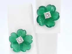 Boucles d'oreilles en or blanc 0,18 carat avec fleur précieuse verte et gros diamants