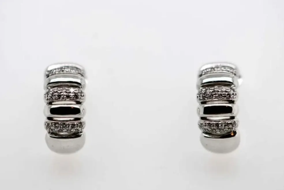 Boucles d'oreilles en or blanc avec diamants de 0,360 carat