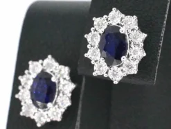 Boucles d'oreilles en or blanc avec diamants et saphir