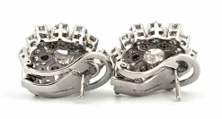 Boucles d'oreilles en or blanc avec diamants