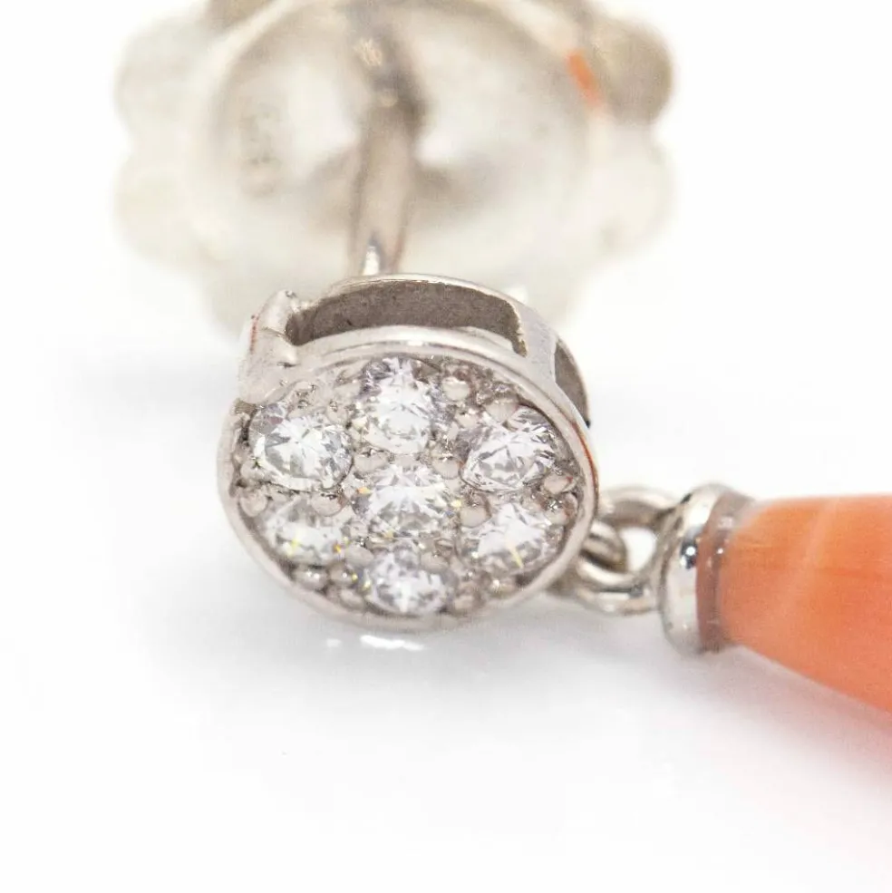 Boucles d'oreilles en Or Blanc et Corail.