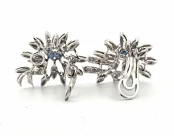 Boucles d'oreilles en or blanc avec saphirs et diamants