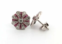 Boucles d'oreilles en or blanc avec rubis et diamants