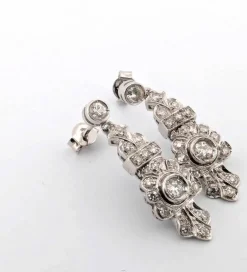 Boucles d'oreilles en or blanc 18 carats avec diamants