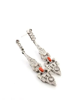 Boucles d'oreilles en or blanc avec diamants et corail