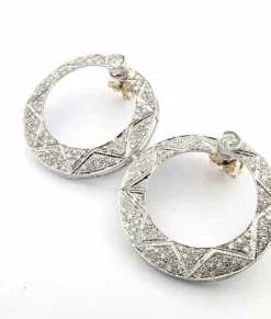 Boucles d'oreilles en or blanc avec diamants