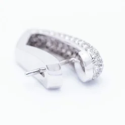 Boucles d'oreilles en or blanc avec pavé de diamants