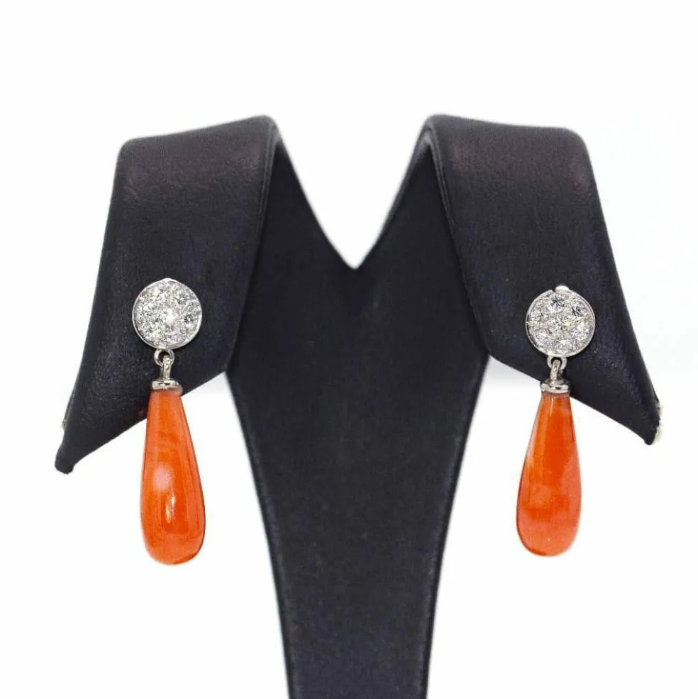 Boucles d'oreilles en Or Blanc et Corail.