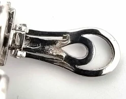 Boucles d'oreilles en or blanc avec saphirs et diamants