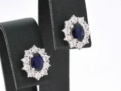 Boucles d'oreilles en or blanc avec diamants et saphir