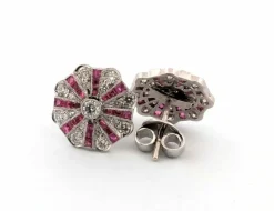 Boucles d'oreilles en or blanc avec rubis et diamants