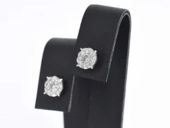 Boucles d'oreilles en or blanc avec diamants taille brillant