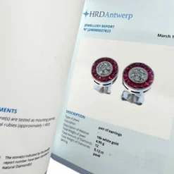Boucles d'oreilles en or blanc, rubis et diamants de style Art Déco avec certificat HRD