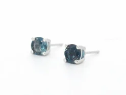 Boucles d'oreilles en or blanc avec topaze