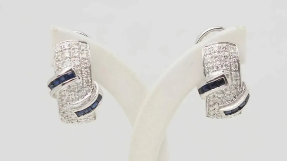 Boucles d'oreilles en or blanc, saphirs et diamants
