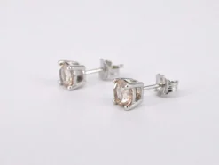 Boucles d'oreilles en or blanc avec morganite