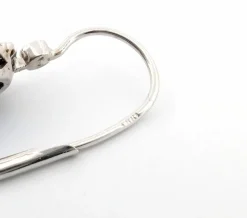 Boucles d'oreilles en or blanc avec saphirs et diamants