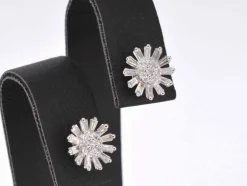 Boucles d'oreilles en or blanc avec diamants naturels