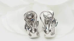 Boucles d'oreilles en or blanc, saphirs et diamants