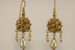 Boucles d'oreilles en or et perles anciennes