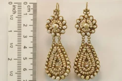 Boucles d'oreilles en or et perles anciennes