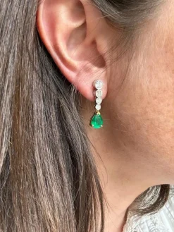 Boucles d'oreilles en Or gris et Emeraudes