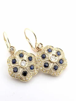 Boucles d'oreilles en or jaune avec saphirs et diamants