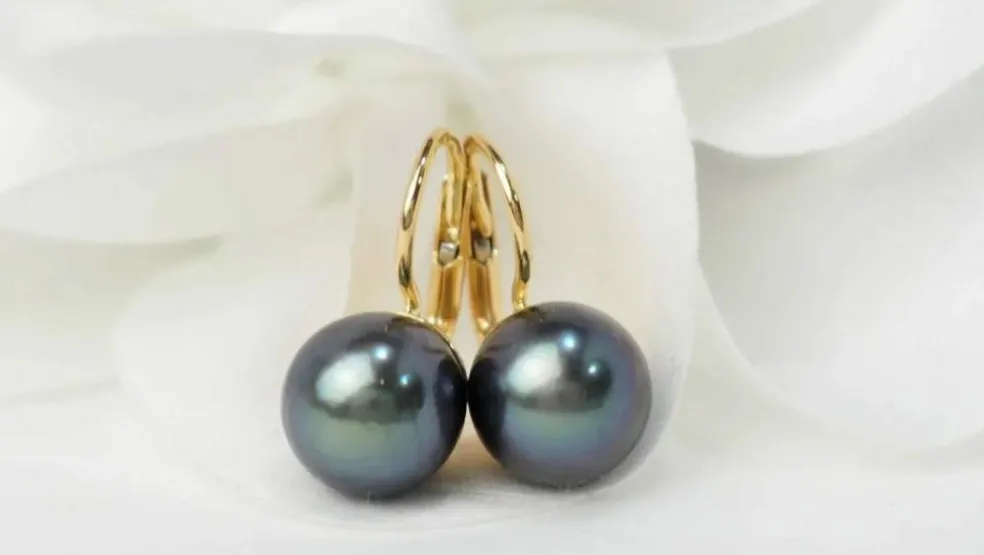 Boucles d'oreilles en or jaune et perles de Tahiti