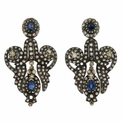 Boucles d'oreilles en or jaune et argent avec saphirs et diamants