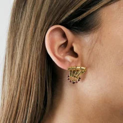 Boucles d'oreilles en or jaune et rubis de synthèse