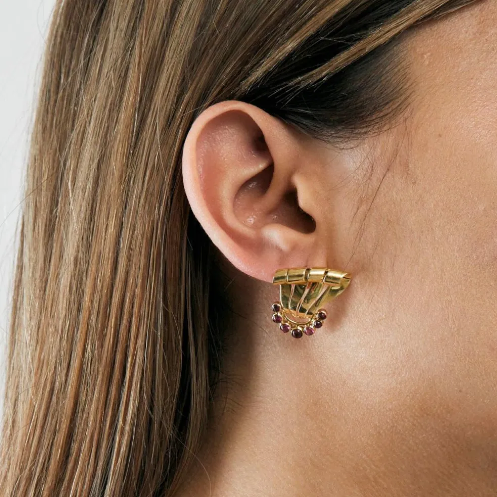 Boucles d'oreilles en or jaune et rubis de synthèse