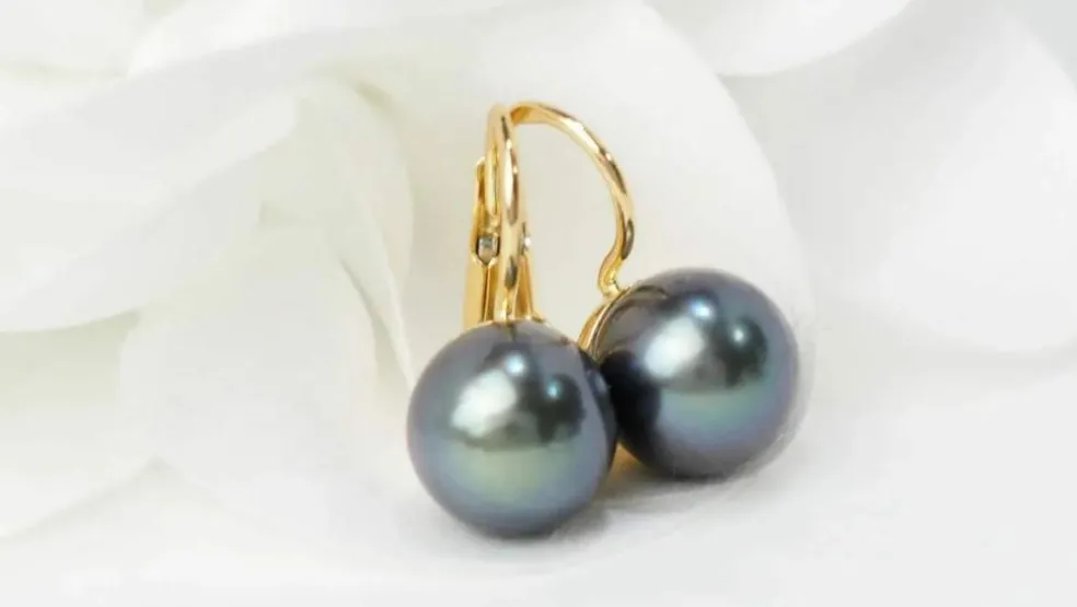 Boucles d'oreilles en or jaune et perles de Tahiti