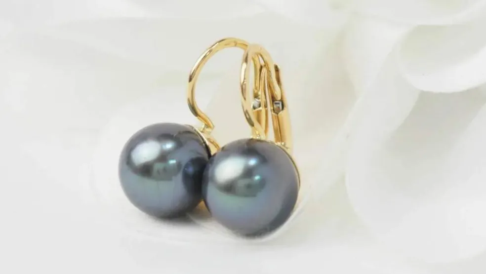 Boucles d'oreilles en or jaune et perles de Tahiti