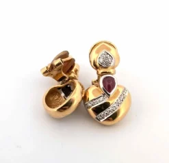 Boucles d'oreilles en or jaune et blanc avec diamants et rubis