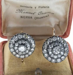 Boucles d'oreilles en or jaune, argent et diamants, époque victorienne