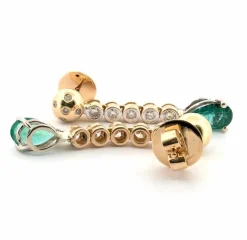 Boucles d'oreilles en or jaune avec émeraudes et diamants