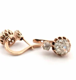 Boucles d'oreilles en or jaune avec diamants taille ancienne