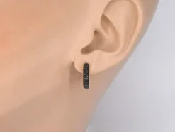 Boucles d'oreilles en or rose avec diamant noir