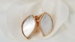 Boucles d'oreilles en or rose et nacres