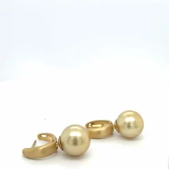 Boucles d'oreilles en perles couleur champagne or brossé,