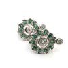 Boucles d'oreilles en platine avec émeraudes et diamants