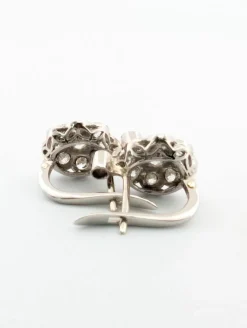 Boucles d'oreilles en platine et diamants