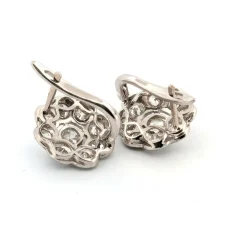 Boucles d'oreilles en platine avec diamants taille ancienne
